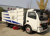 Camión del barrendero de camino de Dongfeng/camión de la limpieza del camino con Cummins Engine