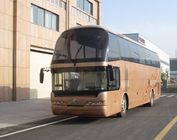 China Bus turístico de encargo de 61 asientos, autobuses de larga distancia de lujo para el viaje del pasajero fábrica