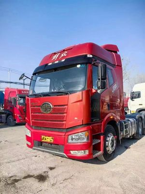 FAW usó un camión tractor de 6x4 550hp
